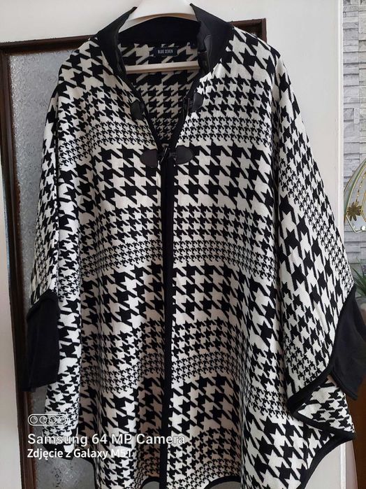 Poncho damskie ciepłe czarno białe,roz.L