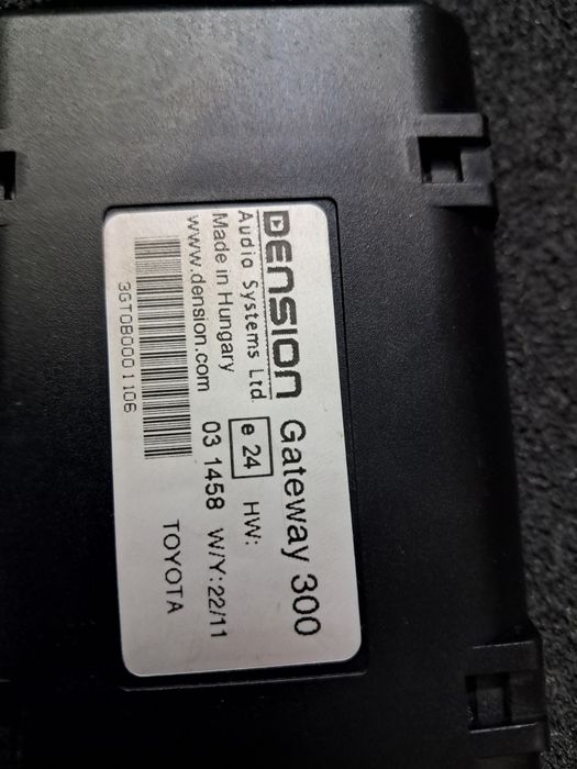 Dension USB адаптер. Toyota/avensis/corolla/verso.