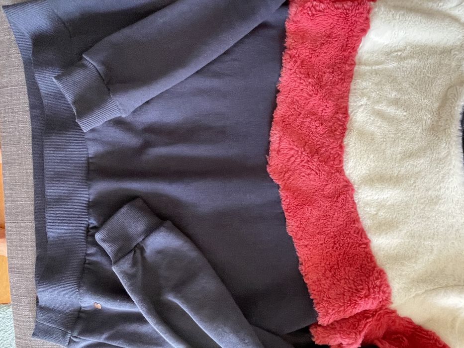 Camisola azul marinho fofinha