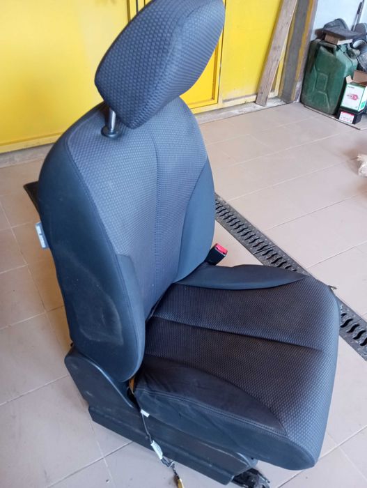 Сідлушка Ніссан Тііда.