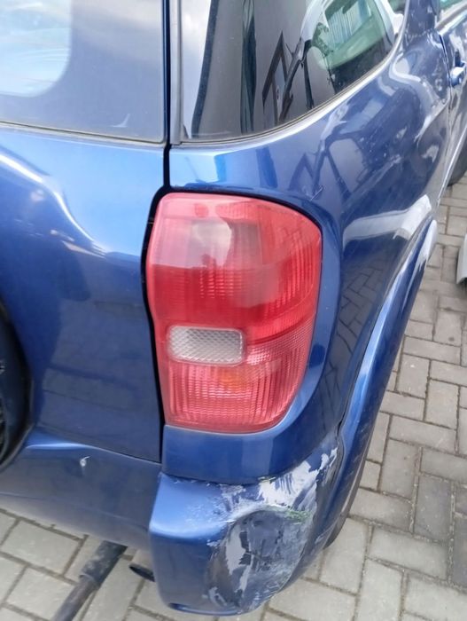 TOYOTA RAV4 II 3D LAMPA PRAWA TYLNA TYŁ EU