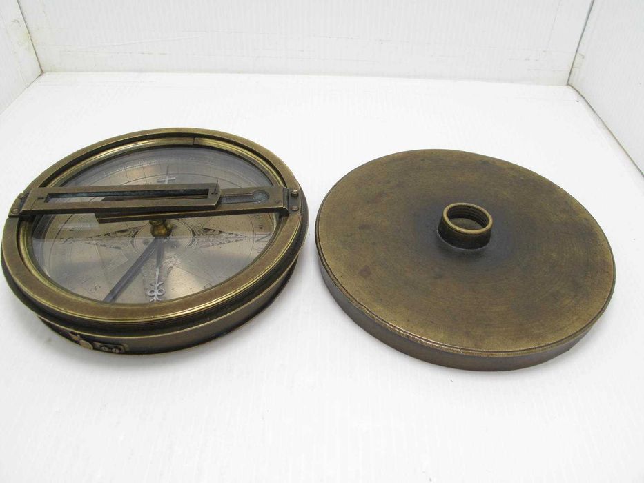 Bússola antiga do século 18 / 19