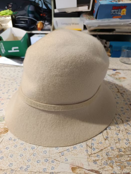 Vendo novo chapéu para mulher bom estado