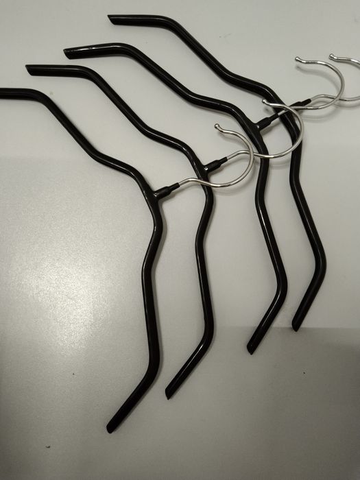 Вішалки для одягу плечики