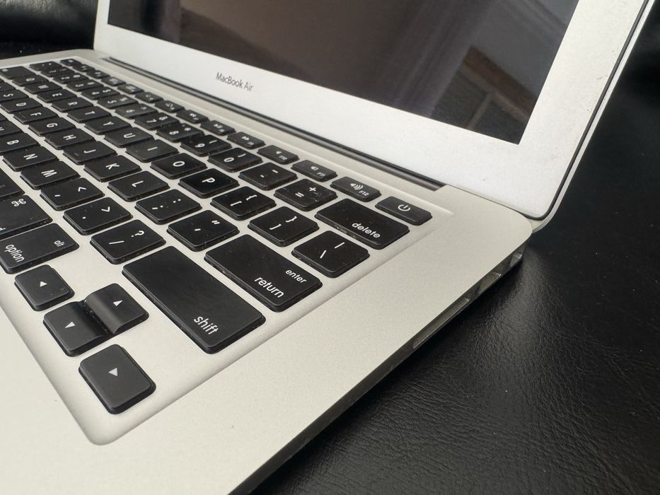 Macbook Air 2015 (Bateria nova)