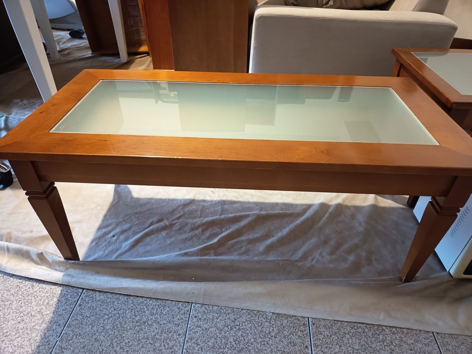 Mesa de madeira de sala de estar