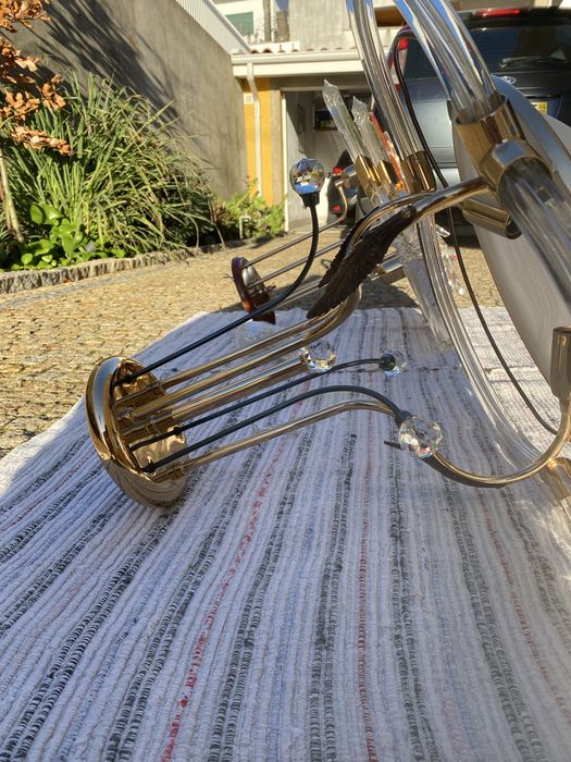 Mesa decorativa de madeira com tampa em granito+2 candeeiros