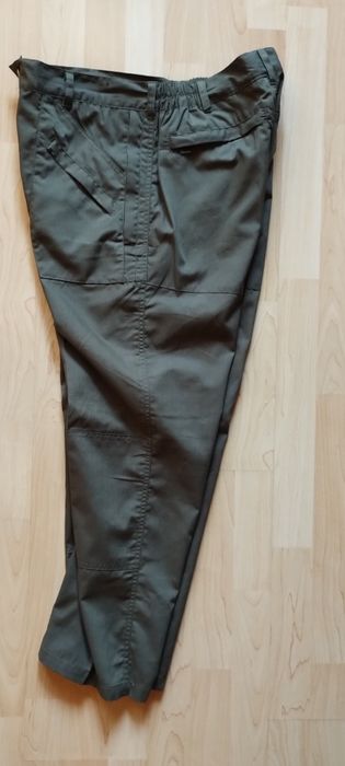 Spodnie trekkingowe Champion Wenlock® z wieloma kieszeniami są metki