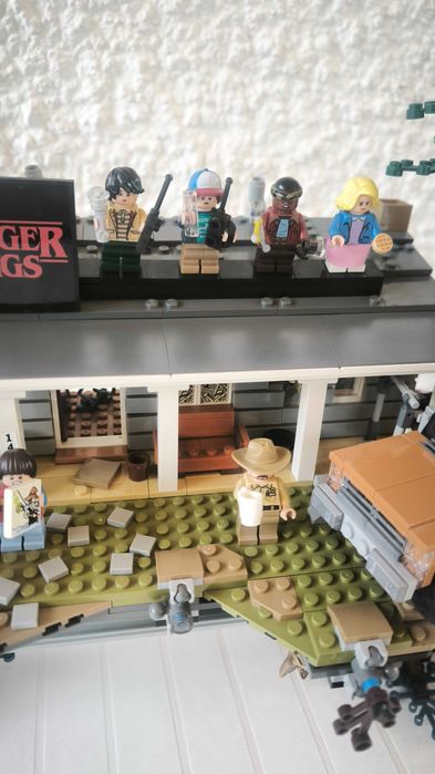 LEGO Stranger Things 75810 - O Mundo Invertido (100% Completo / Descontinuado)
