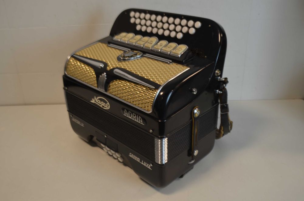 Concertina Adria C 4 voz. N 226