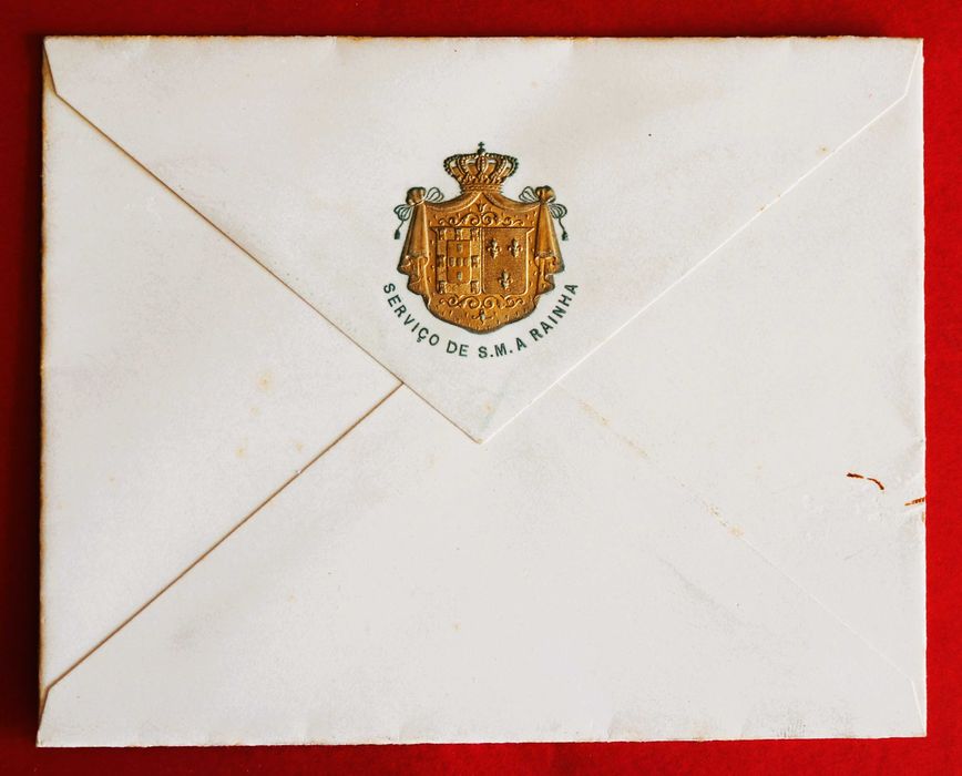 Serviço de S.M. a Rainha D. Amélia, envelope com suas Armas em relevo