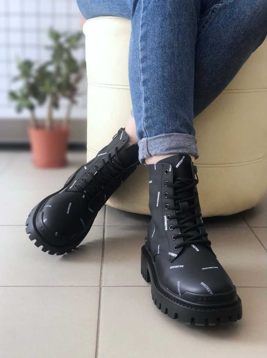 Ботінки - Balenciaga Strike Boots (чорні і білі )