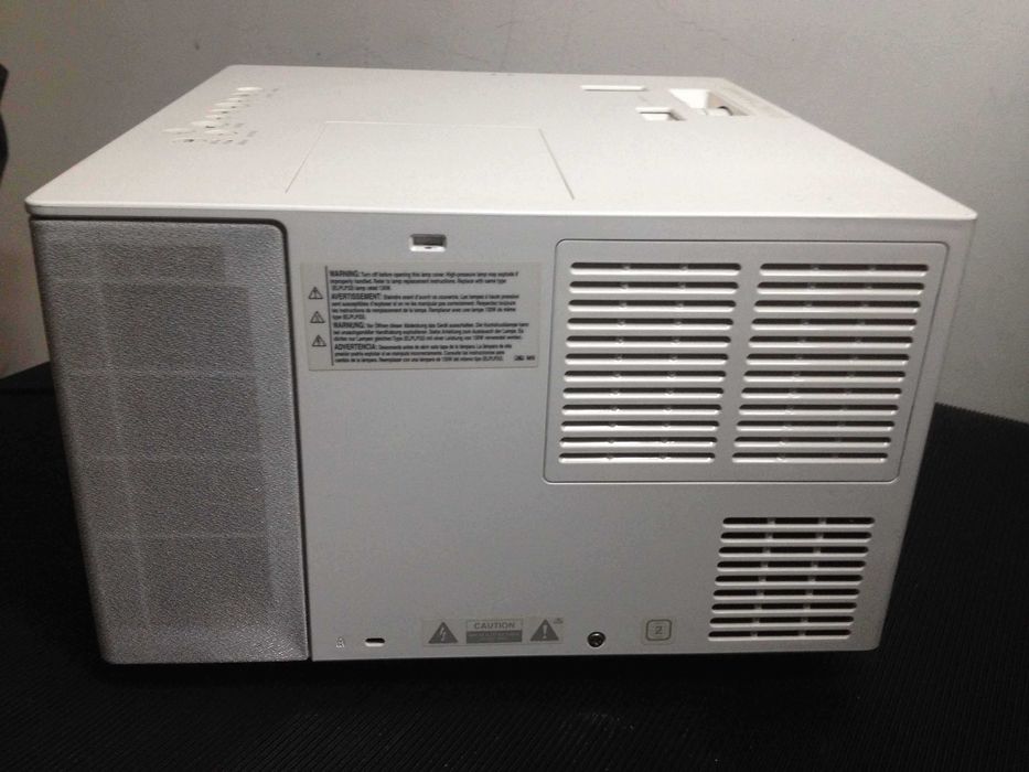 Projector EPSON EMP-TWD1 para reparar ou peças.