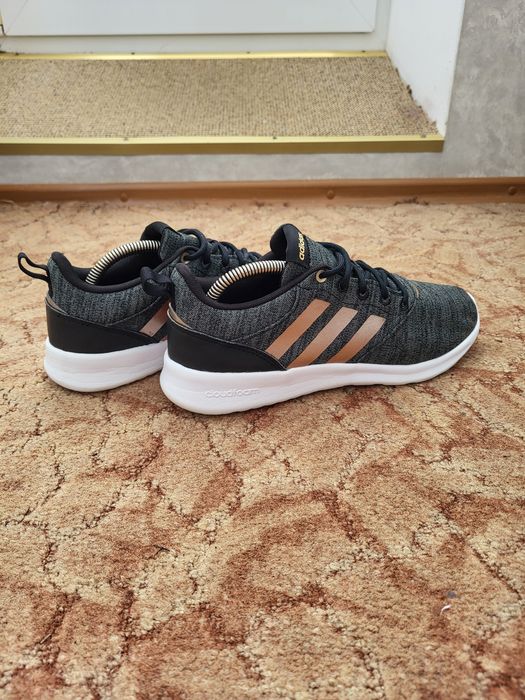 Оригинальные женские кроссовки Adidas QT Racer