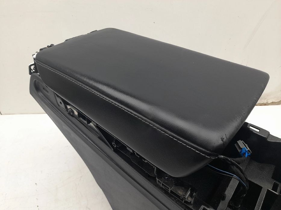 Apoio de braço TESLA Model Y (5YJY)