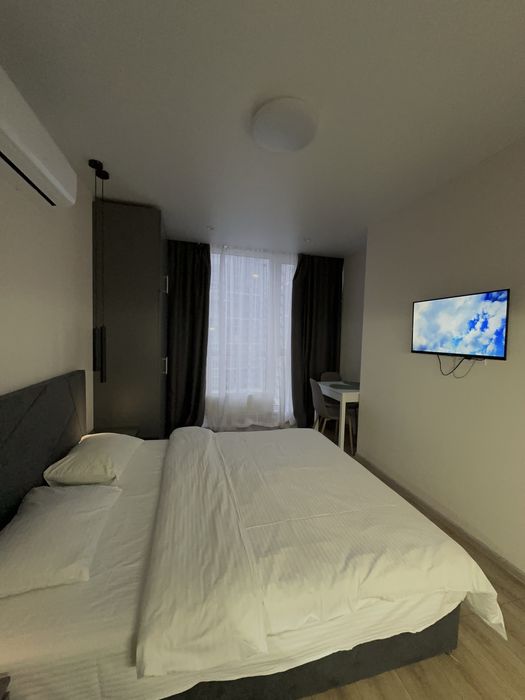 Свободна !! Теплая , уютная! Возле метро Харьковская 5 мин, Позняки