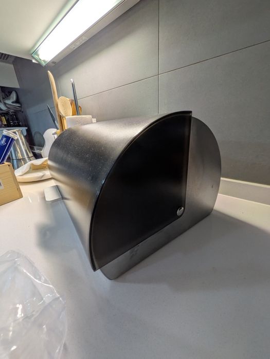 Caixa de pão em aço inoxidável