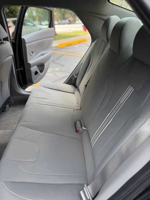 Hyundai Elantra      2022