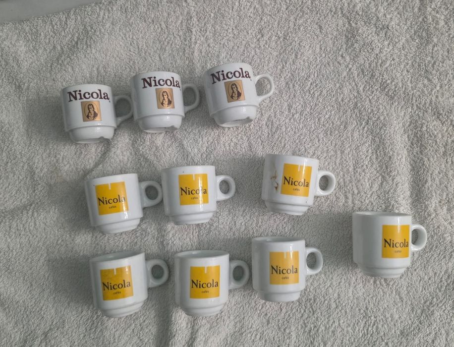 Chávenas Antigas de Café Coleção valor de cada uma