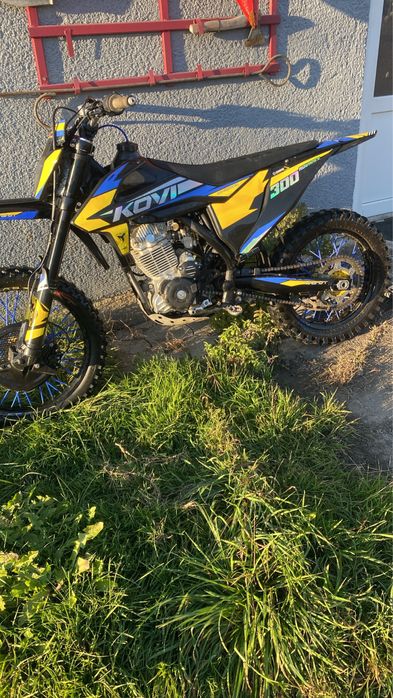 Продам кові Advance 300