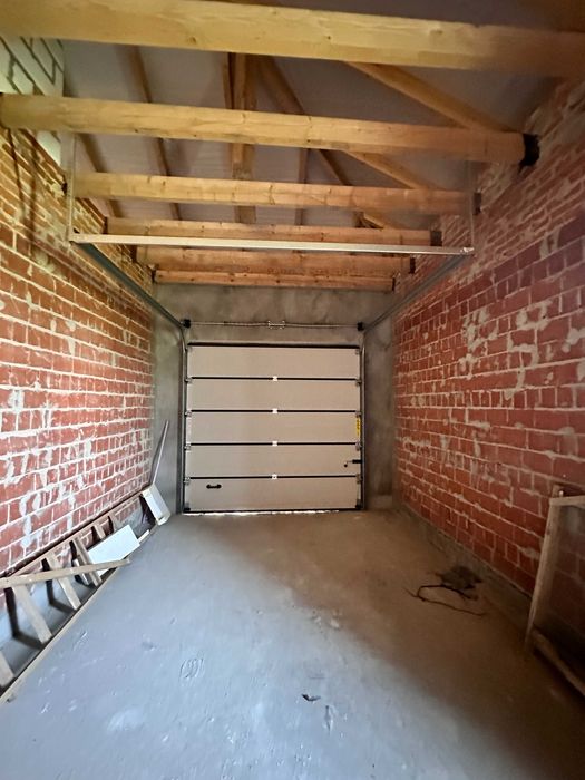 Сучасний будинок 150м² у Драгомирчанах простора ділянка, гараж, тераса