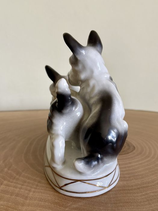 Figura Porcelana Electro-Cerâmica Candal Par de Cães em Biscuit