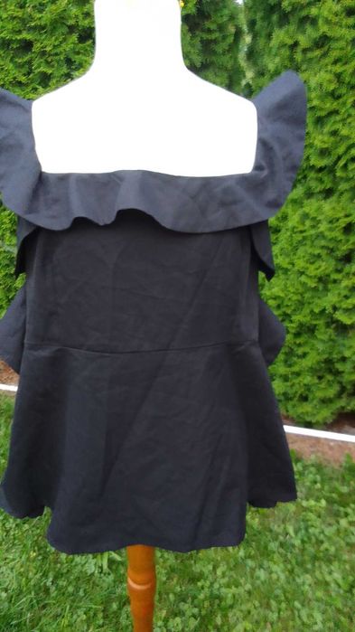 Bluzka NOWA rozmiar 50 z falbanami