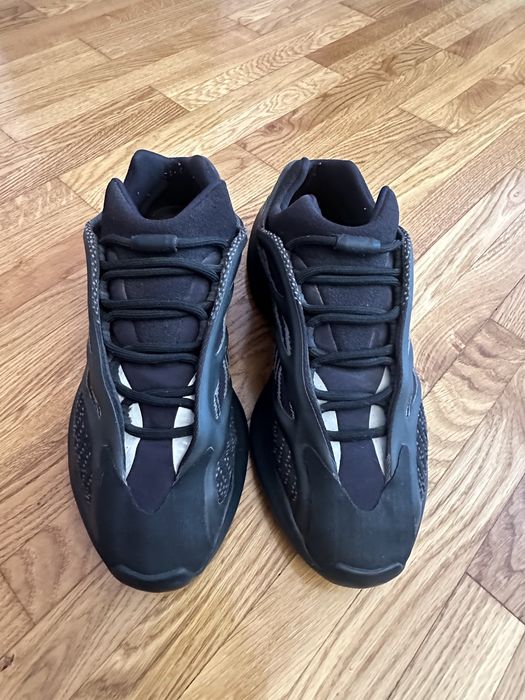 Adidas Yeezy 700 V3 Black оригінал
