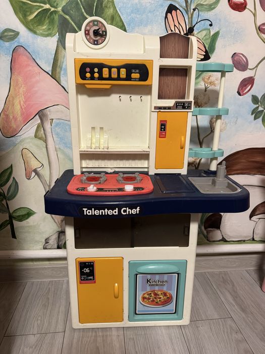 Кухня дитяча. Дитячі іграшки.