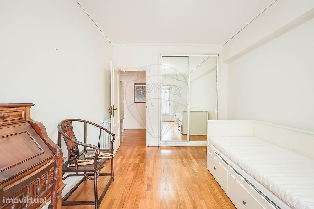 Apartamento T4 para arrendamento