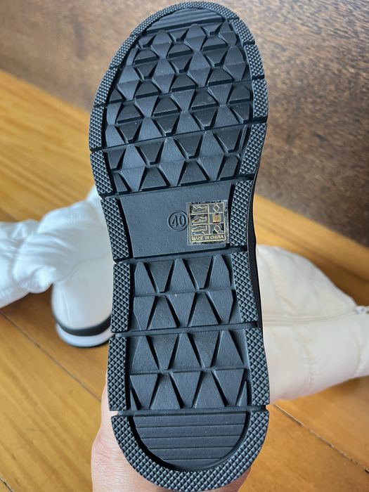 Botas brancas quentinhas