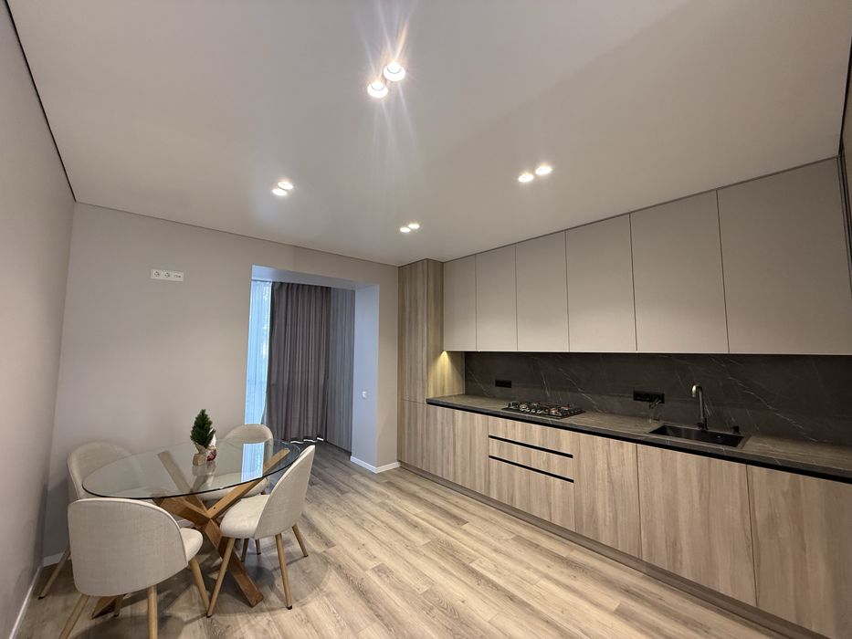 Продаж квартири в новобудові Жк Кришталеве озеро