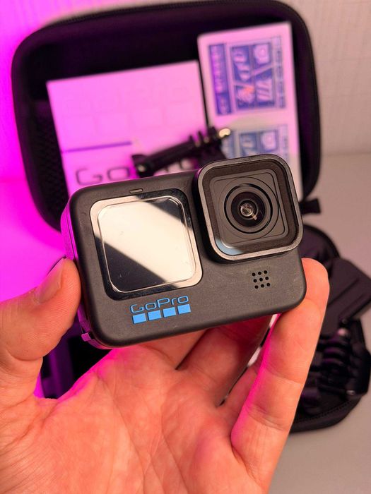 Екшн-камера GoPro Hero 10 з повним комплектом