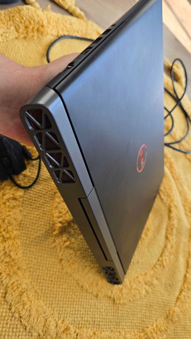 Laptop Dell inspiron 7566 i7