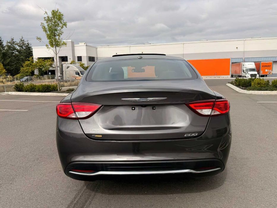 Chrysler 200 S      2015
