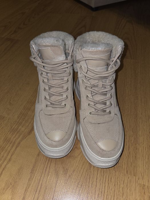 Зимове жіноче взуття, 36 розмір