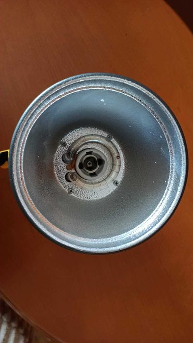 Lampa studyjna MIQRO200 ELFO