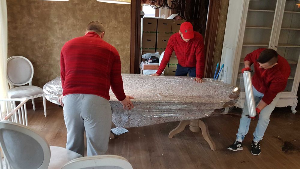 Przeprowadzki Góra Kalwaria Transport mebli rzeczy z noszeniem PL UE