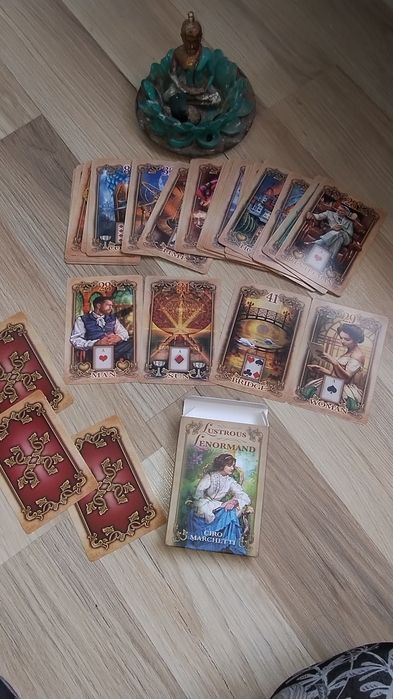 Revendedora de Tarots & Oráculos – Vários Baralhos Novos – 13,50€ c/ p