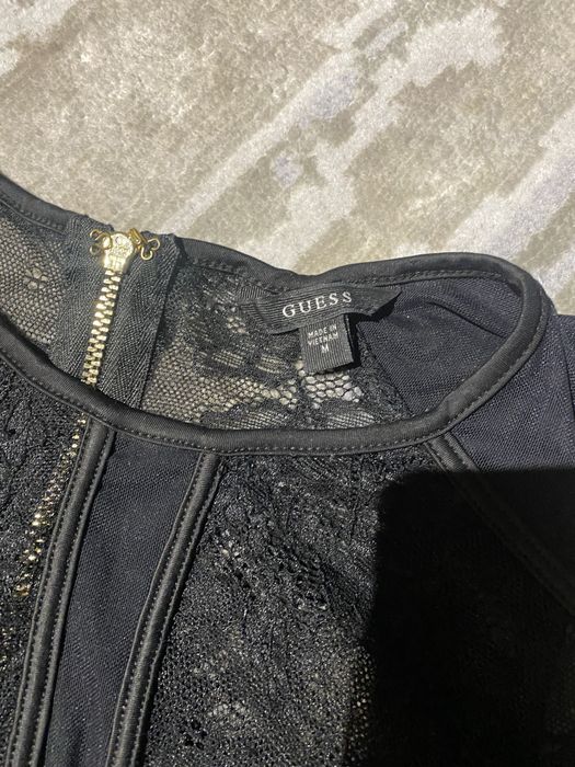 Mala czarna Guess r. M