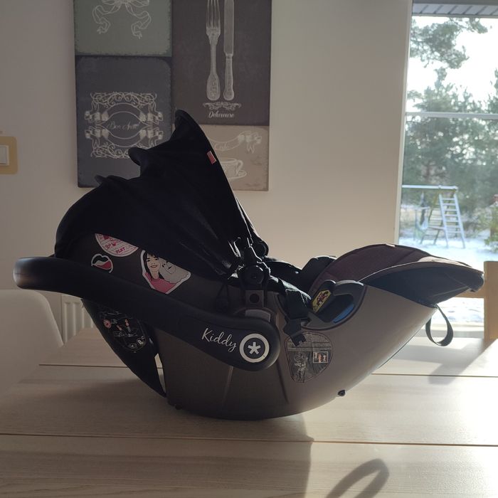 Rozkładany do leżenia fotelik Kiddy Evolution pro 2 0-13 kg