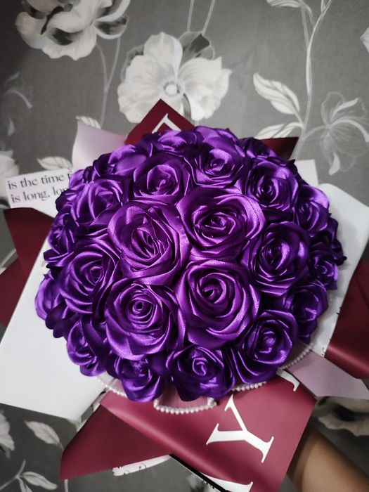 Букет троянд з атласної стрічки