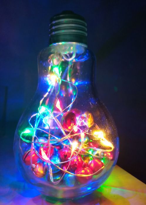 Ofereça de um modo criativo  lâmpadas e/ou garrafas iluminadas