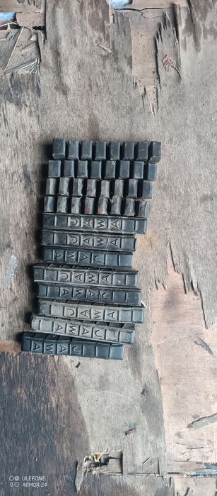 Ящик акумуляторний корпус кріплення резинки ява