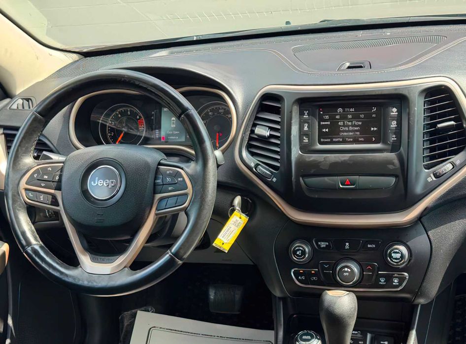 Jeep Cherokee      2017