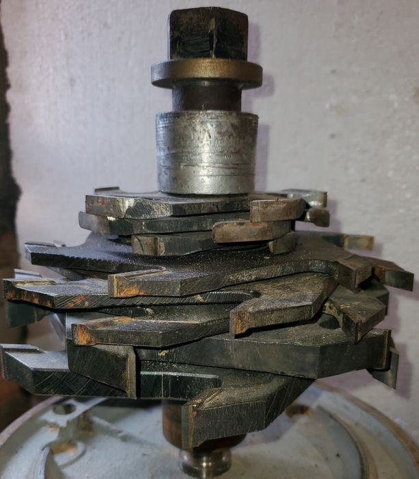 Електродвигун з шпинделем під фрези