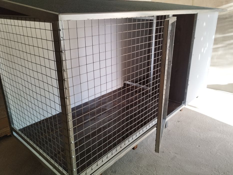 Canil ou Gatil com casota interior