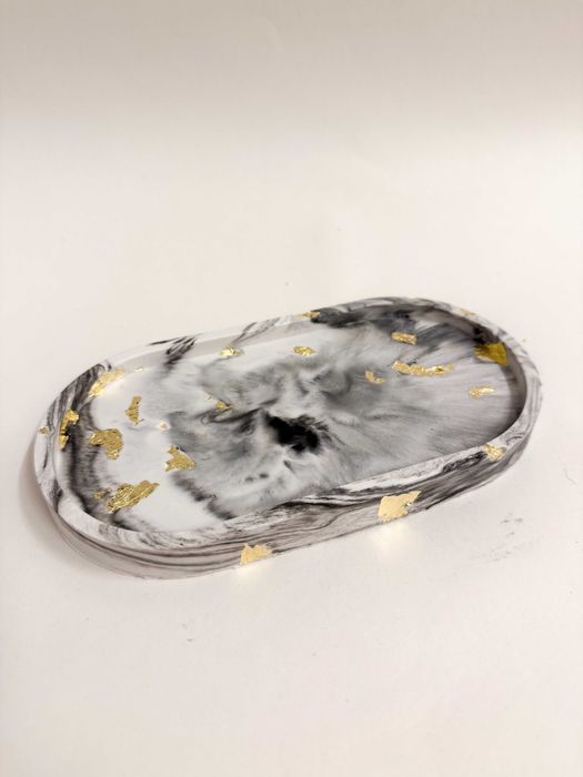 Prato em gesso cerâmico em formato oval