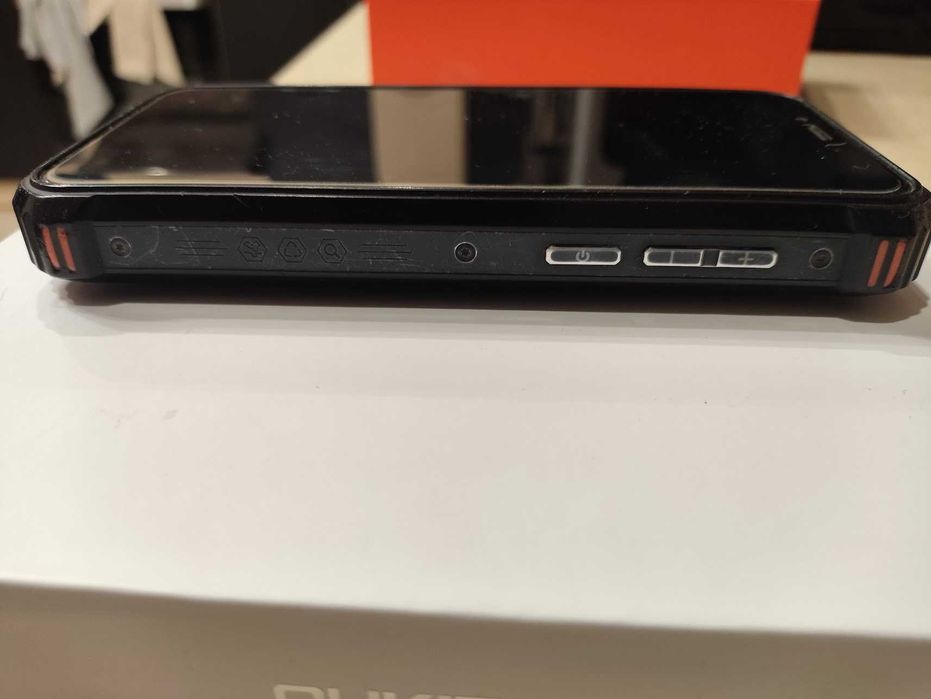 Smartfon pancerny Oukitel WP5 Pro 4/64GB | Bateria 8000 mAh