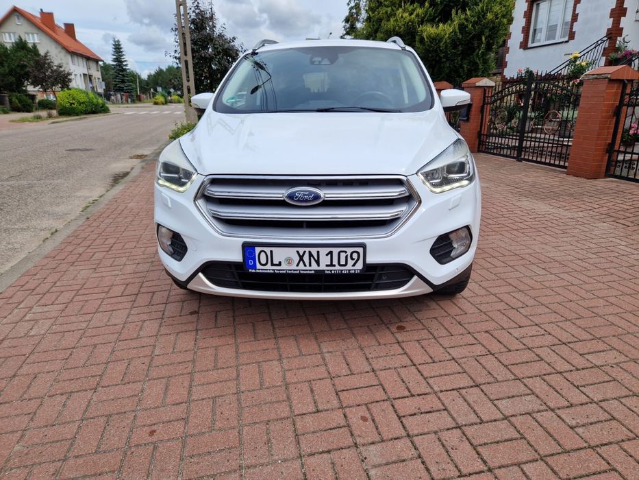 FORD KUGA  ST - LINE BI - XENON  4WD 180 KM sprowadzony z Niemiec
